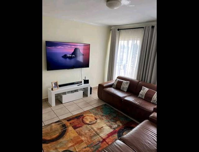 2 BEDROOM APARTMENT FOR SALE IN ORCHARDS